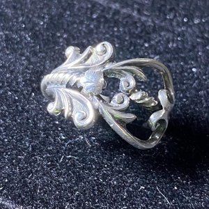 Vintage 925 Sterling Floral Ring